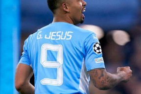 九游官网包含里尔训练开放日，今夜队长鼓劲引欢呼，法甲在即，控场能力受关注的词条