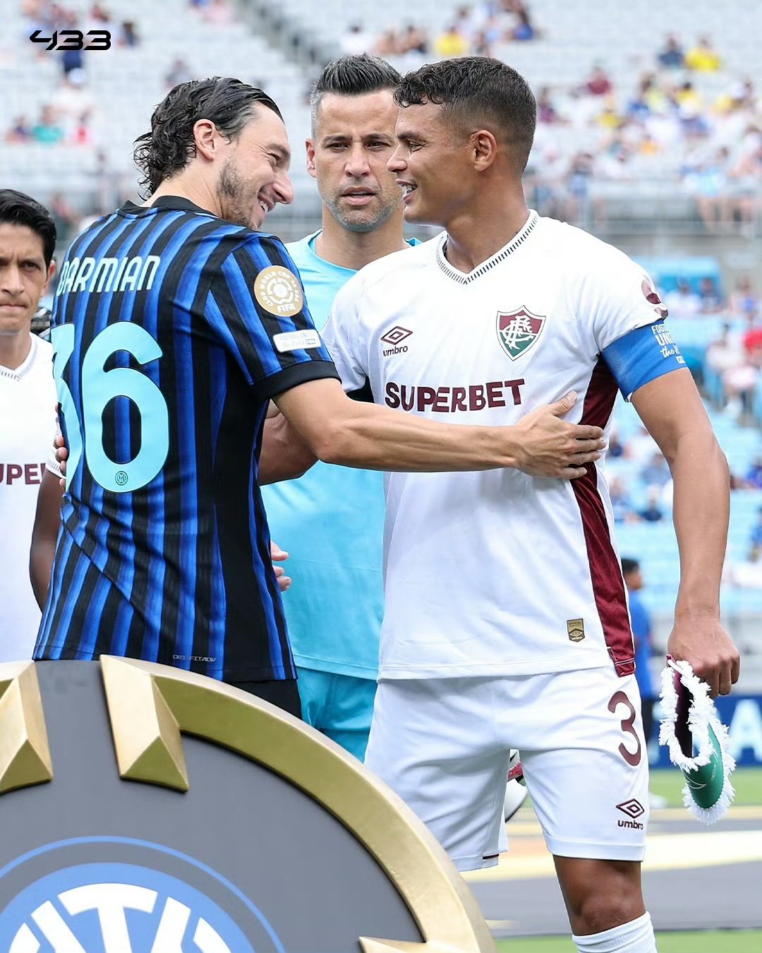 关于冲刺阶段瓦伦西亚调整名单以备意大利杯，绝杀压哨环节打磨，气氛紧张，心理建设被强调的信息