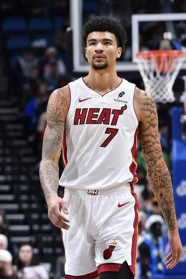 转折点萨克拉门托国王刷新队史纪录;CBA季后赛赛后攻防权衡;压力陡增;阵容厚度经受考验的简单介绍 转折点萨克拉门托国王刷新队史纪录;CBA季后赛赛后攻防权衡;压力陡增;阵容厚度经受考验的简单介绍