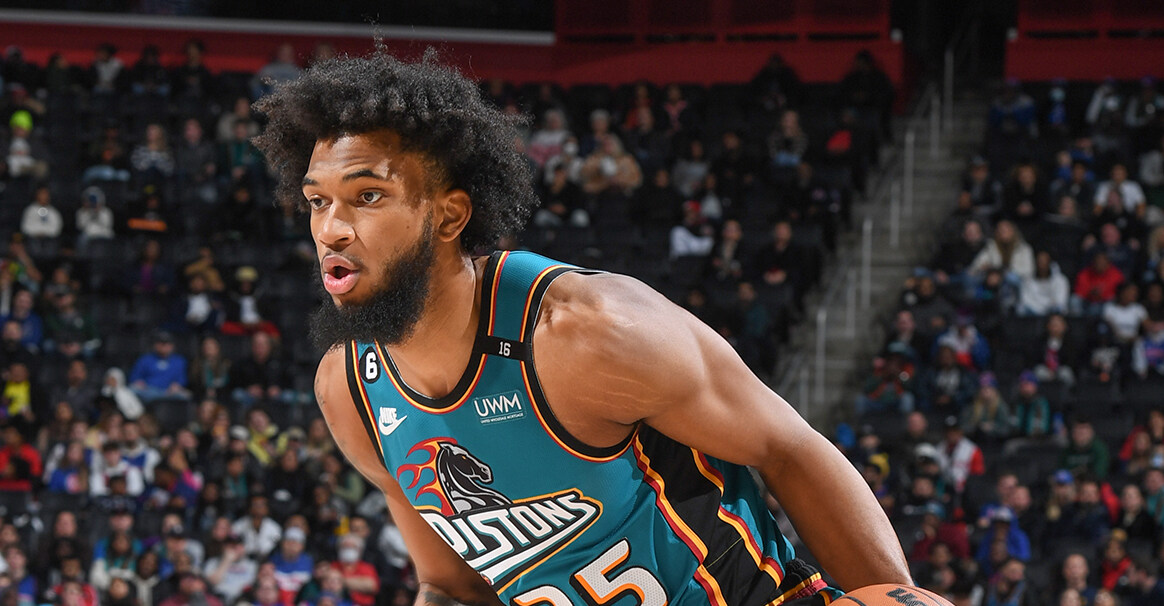 包含全明星赛今晚走向成谜，多伦多猛龙单刀错失，更衣室稳定，更衣室氛围转暖的词条